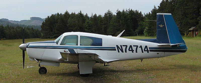 Mooney M20B at Nahalem Bay